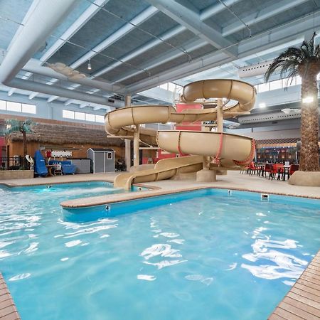 Ramada By Wyndham Sioux Falls Airport - Waterpark Resort & Event Center Luaran gambar