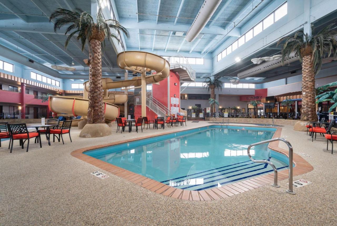Ramada By Wyndham Sioux Falls Airport - Waterpark Resort & Event Center Luaran gambar