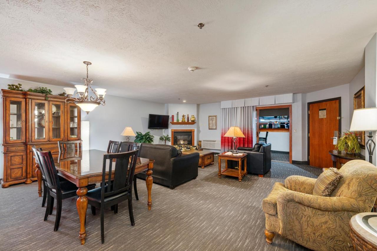 Ramada By Wyndham Sioux Falls Airport - Waterpark Resort & Event Center Luaran gambar
