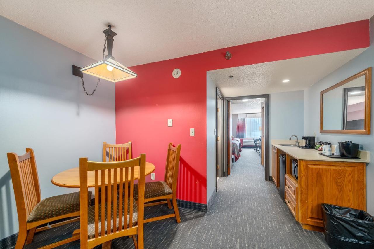 Ramada By Wyndham Sioux Falls Airport - Waterpark Resort & Event Center Luaran gambar