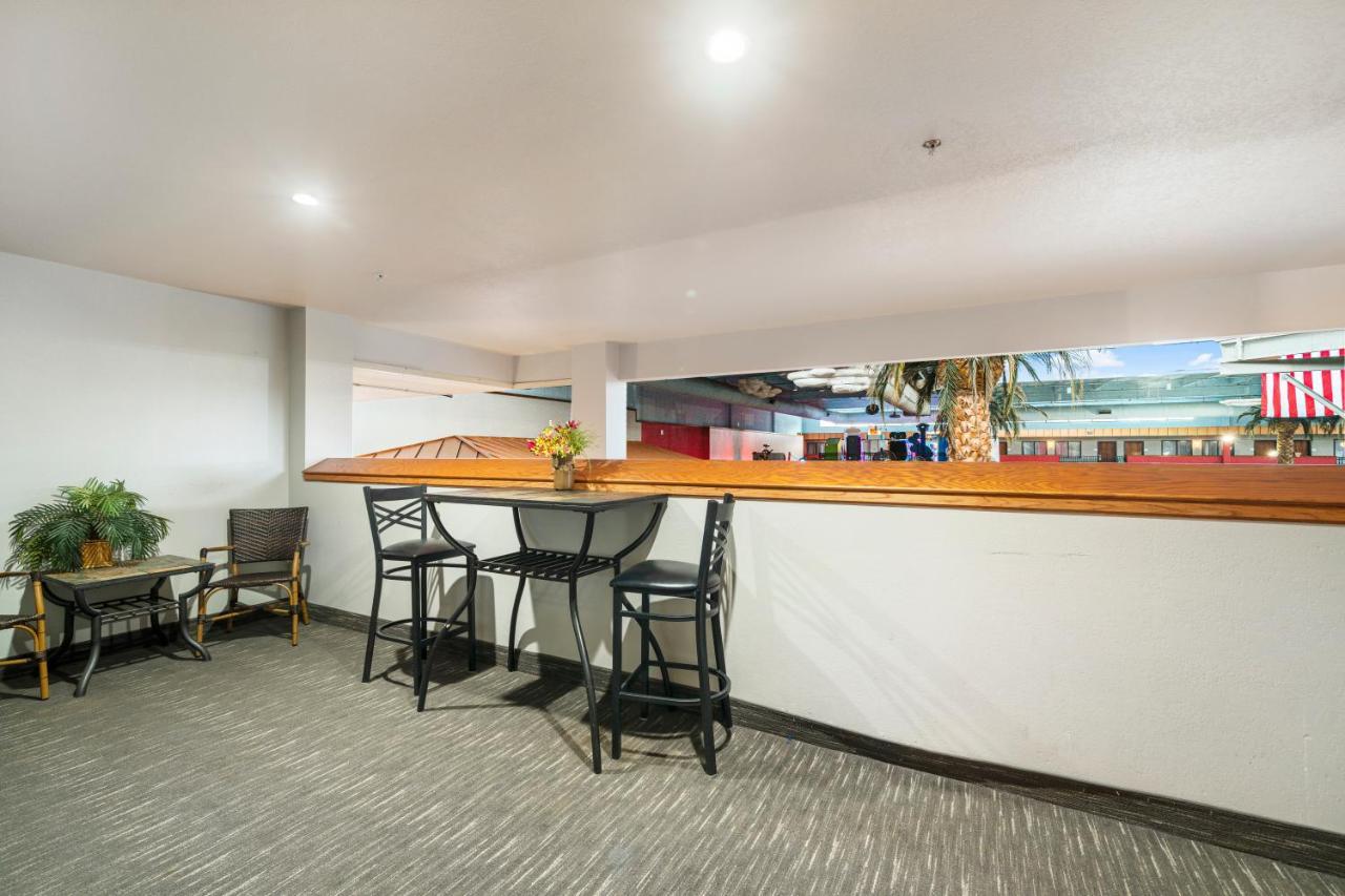 Ramada By Wyndham Sioux Falls Airport - Waterpark Resort & Event Center Luaran gambar