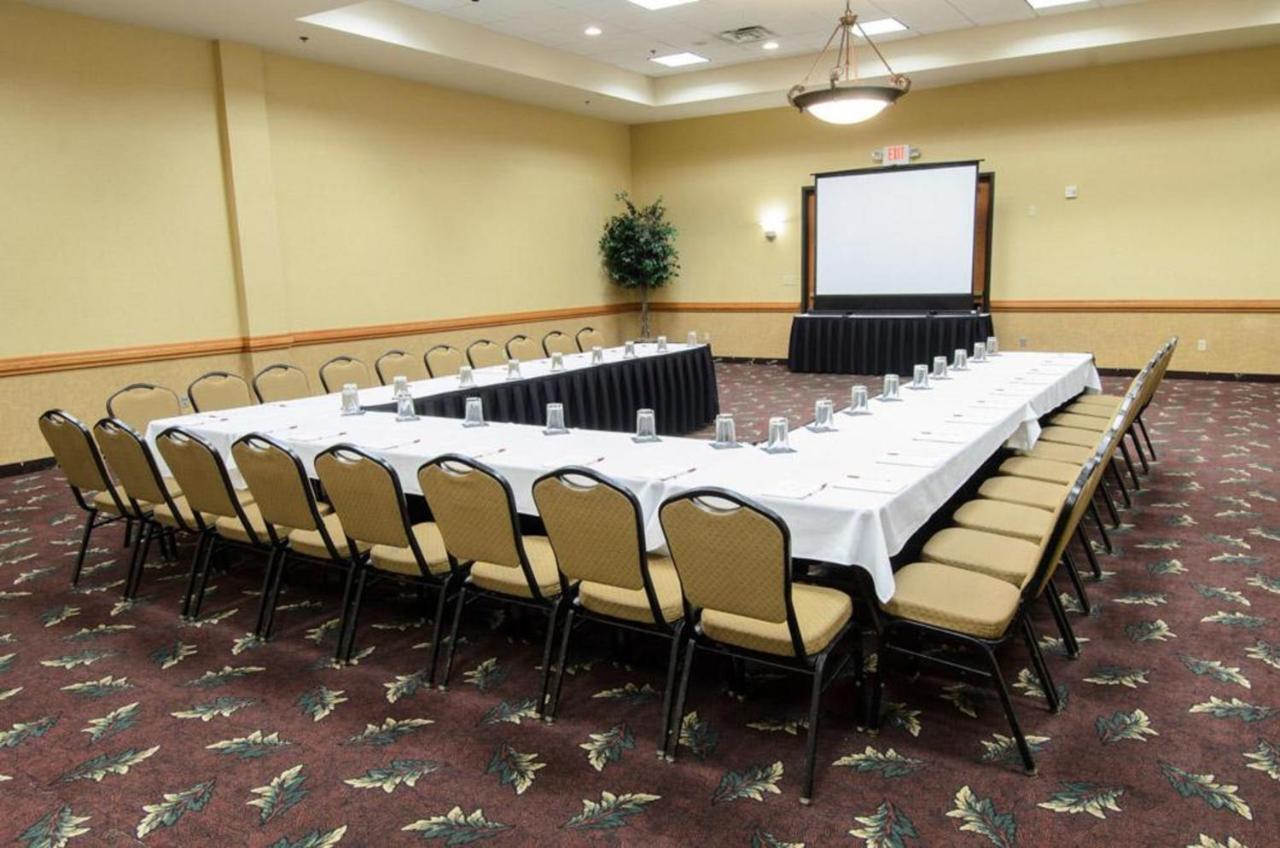 Ramada By Wyndham Sioux Falls Airport - Waterpark Resort & Event Center Luaran gambar